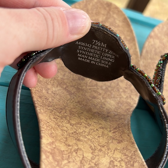 Kenneth Cole Reaction Ladies size 7.5 Pretty Glam Sandals - Picture 8 of 9